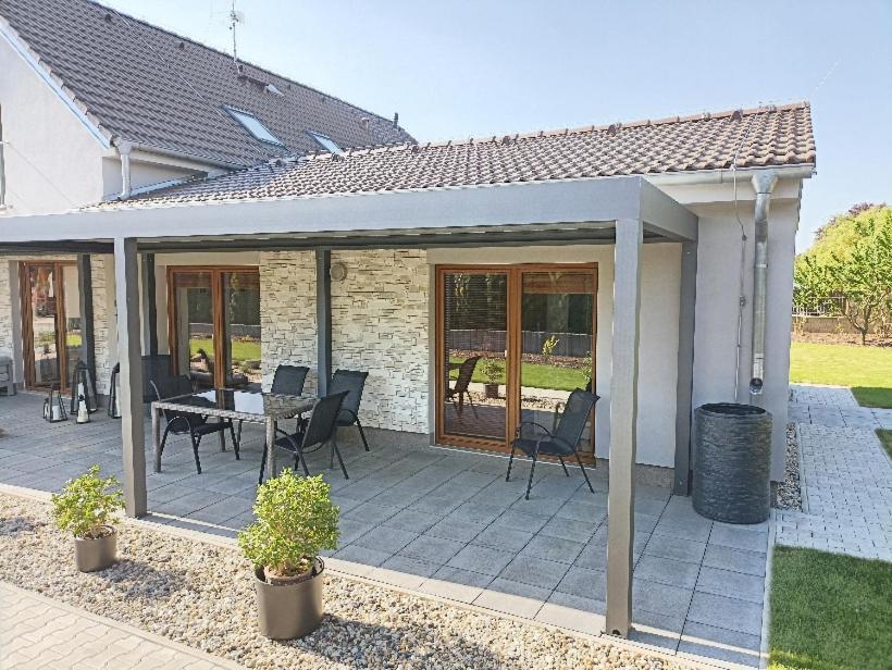 Ubytování U Vrbičky - blízko Prahy Unhost Exterior foto